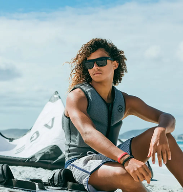David Giovanne praticando kiteboarding na Praia do Preá